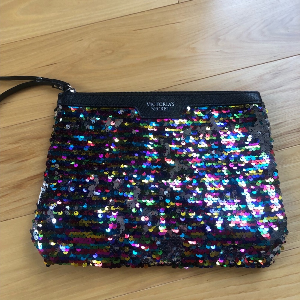 NEW VS beauty pouch